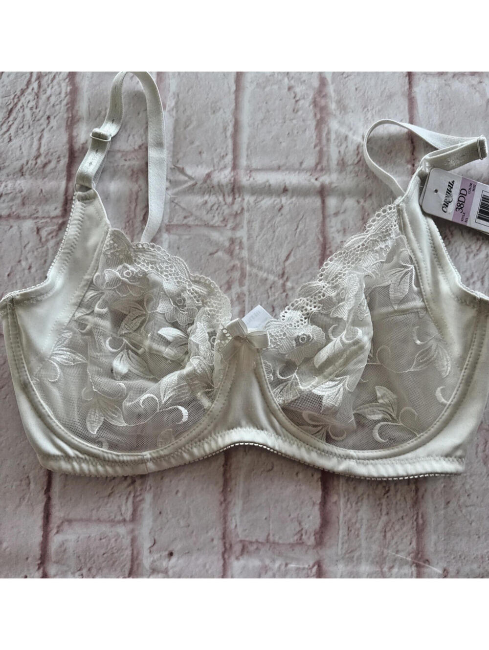 Carnival White Lace 38DD #511 Underwire Bra
